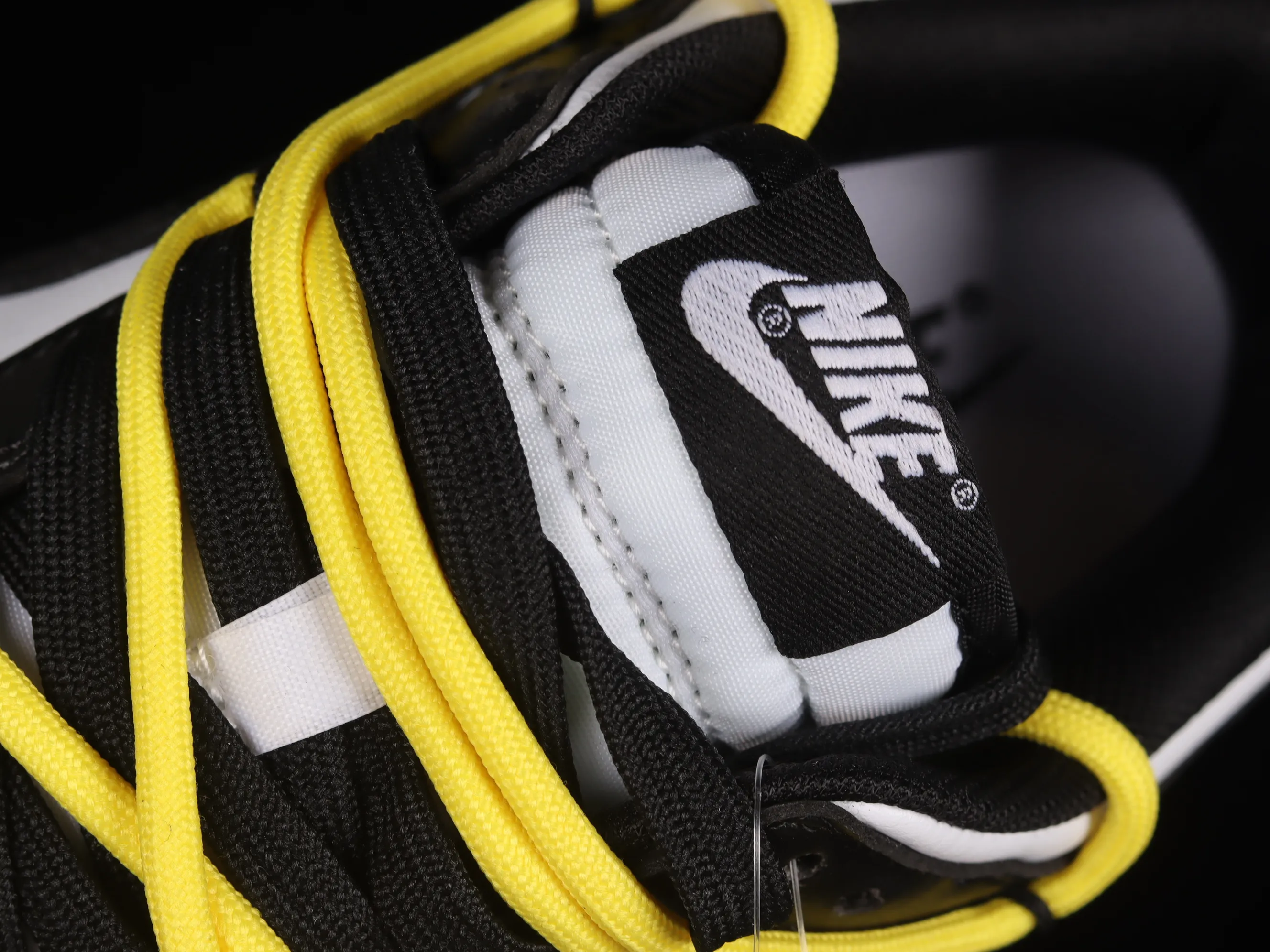 All Categories Nk SB Dunk Series Nk SB Dunk Low Low-top sneakers Nk Dunk Low Black and White Panda Code Customized version of deconstructed strap casual sneakers DD1391-100